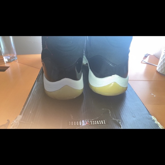 Size 12 jordan 11 & size 13 jordan 5 both good - Picture 7 of 9